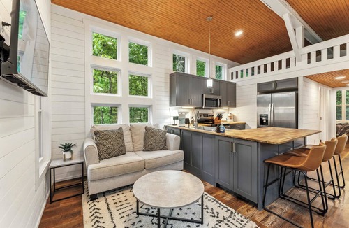 Menlo House | Hot Tub, Hickory Tiny Home in Menlo! Secluded