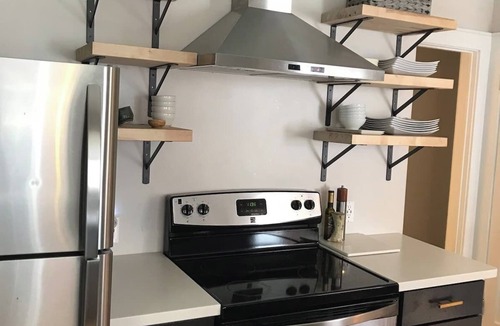 Plaza Midwood House | Hot Tub-Plaza Midwood-Walkable