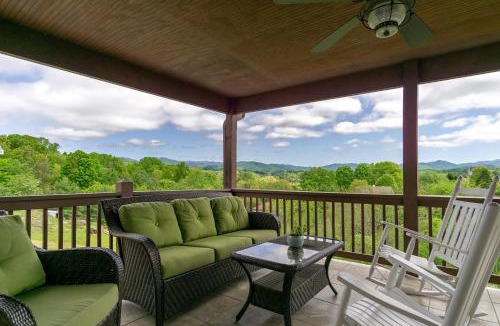 Mars Hill House | Hot Tub, Views & Game Room - 20 min to Downtown Asheville!