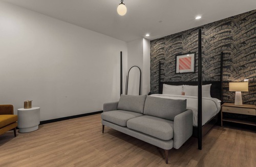 Gulfport Hotel | Hotel Vela
