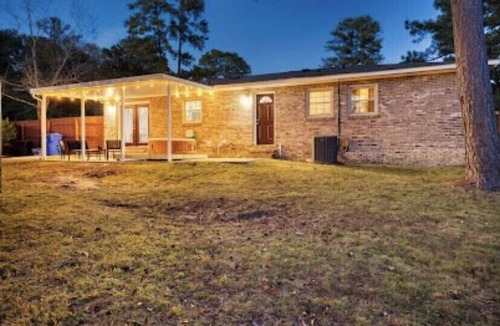 Columbus House | House In The Hills-Game Room-Fire Pit-Hot Tub-Mins To Fort Moore
