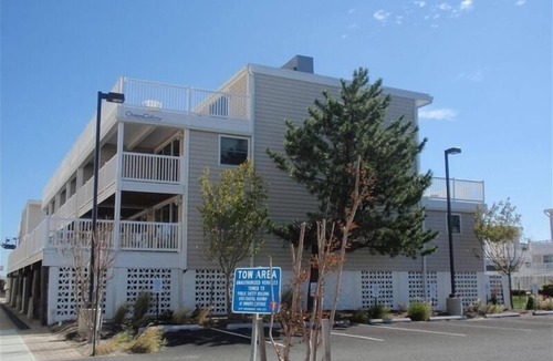 Midtown Ocean City House | Huge 5 Bedroom, 4 bathrooms/Ocean Views/Open July 10-17, 2026