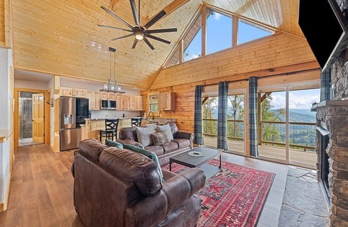 Waynesville Cabin | Huge Arcade! Family/Pet friendly log cabin with Hot Tub, Fire Pit, and VIEWS!