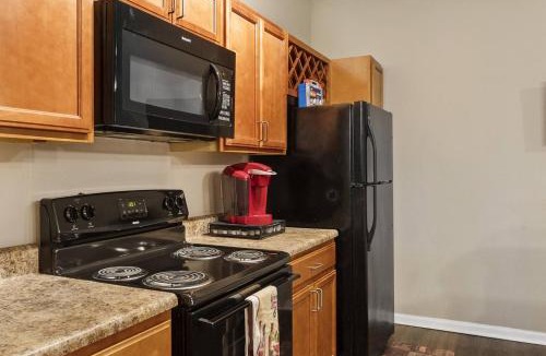 Huntsville Apartment | Huntsville Mid-City Serenity Oasis - Private Apartment in Gated Community