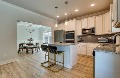 Huntsville House | Huntsville Oasis w/Basketball Court & Patio!