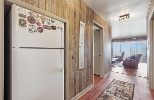 Spring City House | Iconic Waterfront Home On Watt’s Bar Lake -Sleeps 16 - PVT boat docks - Sunrise!