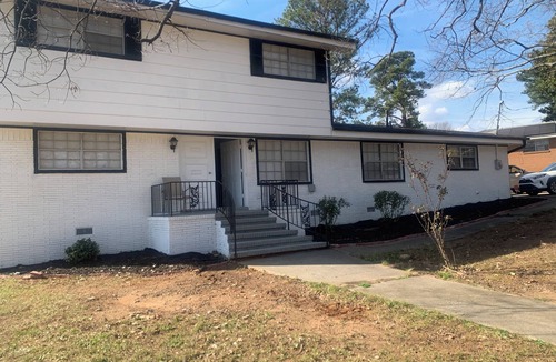 Church Street House | Ideal 4-bedroom home near Marta bus stop, mins to Atl Airport & Downtown Atl