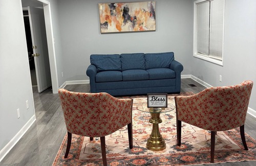 Church Street House | Ideal 4-bedroom home near Marta bus stop, mins to Atl Airport & Downtown Atl