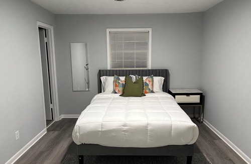 Church Street House | Ideal 4-bedroom home near Marta bus stop, mins to Atl Airport & Downtown Atl