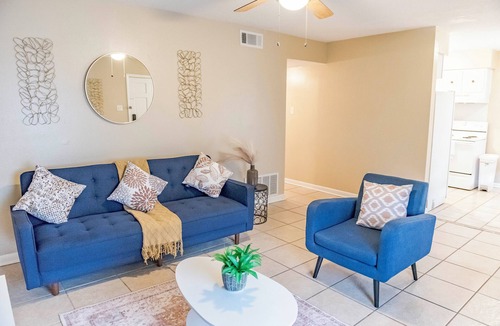 Bayou View Apartment | Ideally 2Br Near Lake Apartment