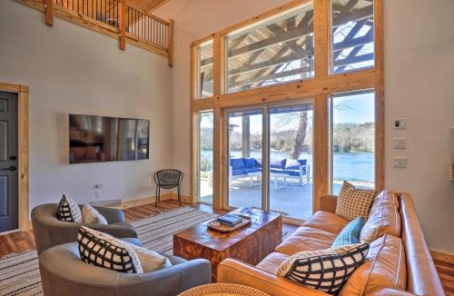 Cotter House | Idyllic Cotter Escape: Steps to White River!