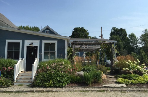Waitsfield Apartment | In town, river across the street, families welcome