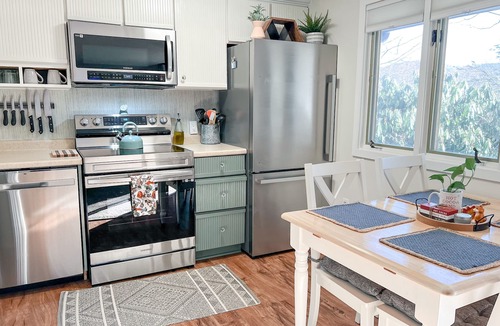 Sugar Mountain Condo | Incredible Condo, Next Door to Ski/Tubing/Golf/Tennis with Seasonal Mtn View!
