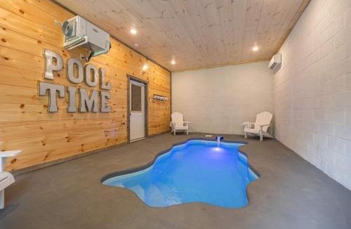 Sevierville House | Indoor Pool Family Hot Tub Air Hockey Gameroom
