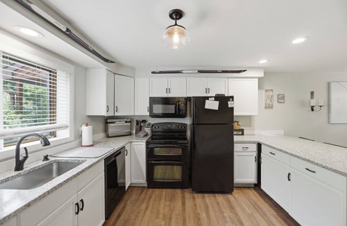 North Creek House | Indoor Pool + Jetted Tub + Game Room + 2 Townhomes | The Summit at Gore Mountain