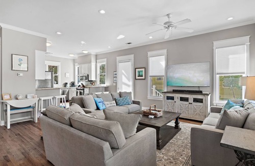 Sunnyside House | "Inn High Cotton" 3 min walk to the beach in Carillon Beach! New Updates 2026!