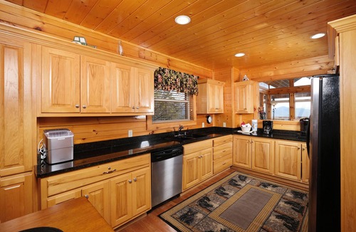 Sevierville Cabin | Insane view, amazing amenities-hot tub, pool table