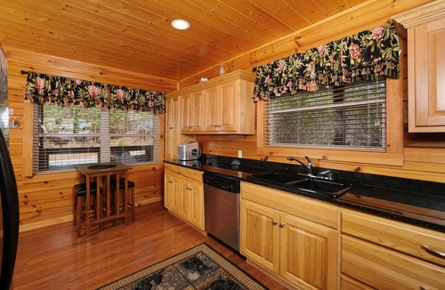Sevierville Cabin | Insane view, amazing amenities-hot tub, pool table