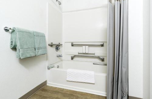 Lithia Springs Hotel | InTown Suites Extended Stay Atlanta GA - Lithia Springs
