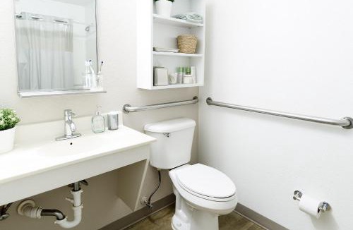 Town Center Hotel | InTown Suites Extended Stay Atlanta GA - KSU Kennesaw