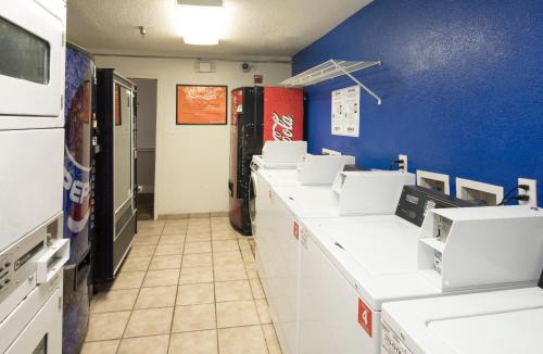 Town Center Hotel | InTown Suites Extended Stay Marietta GA - Town Center