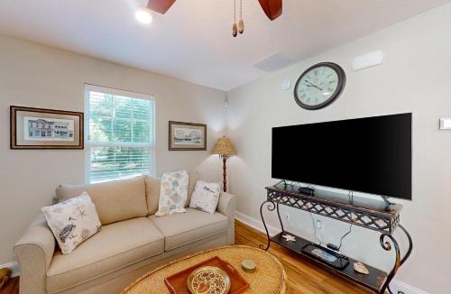 Fernandina Beach House | Inviting waterfront cottage w separate garage apartment and stunning marsh view