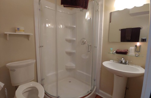 Hot Springs Hotel | Iron Horse Station - Pullman Sleeper 210