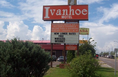 Lloydminster Hotel | Ivanhoe Motel