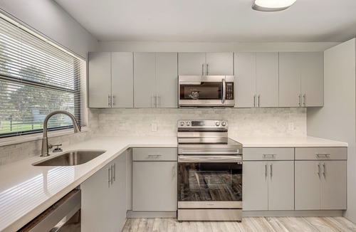 Northside House | Jacksonville Home w/ Deck: 17 Mi to Downtown!
