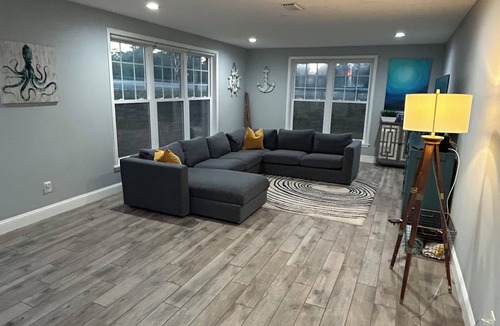 Girvin House | Jacksonville Intracoastal Retreat + near the beach