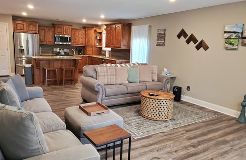 Beaver Shores House | Jessica's Beaver Lake Bungalow-Short Walk to Boat Ramp and Shoreline!