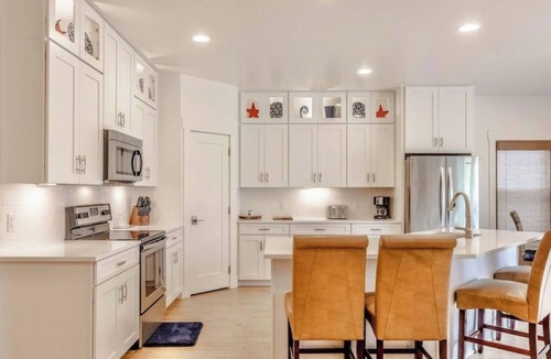 Kiska Beach House | July Dates Available! Book Now! Short Walk to Beach