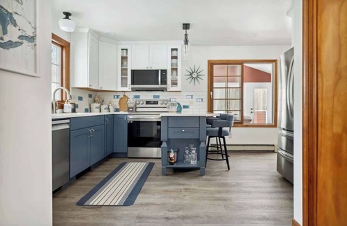 Glenn House | Juniper Presents: Lake Escape - Hot Tub, Grill & Firepit Fun