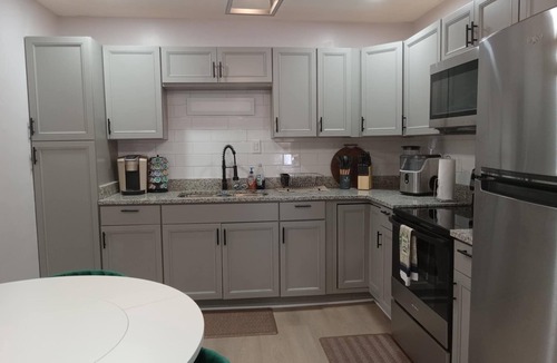 Tuskegee House | K's Cozy 3-bedroom home in welcoming Tuskegee