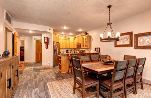 Downtown Park City Condo | KBM Resorts | Town Pointe | Spacious 1 level, Walk to Main and Town Lift, Private Hot Tub, Parking, Elevator Access, A/C! TPC-102c