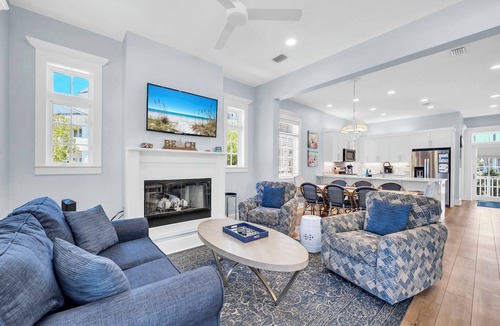 Sunnyside House | Keep Calm and Carillon: Spacious Family Beach Home Close to Beach Walkover