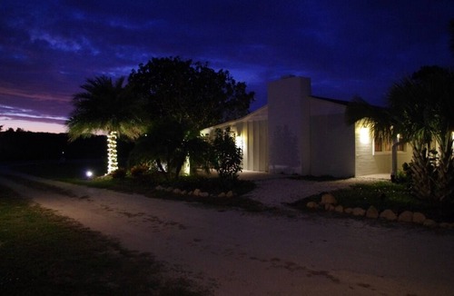 Crescent Beach Cottage | Kemp's Cottage, a 2 bedroom beach cottage at The Silver Sands on Crescent Beach
