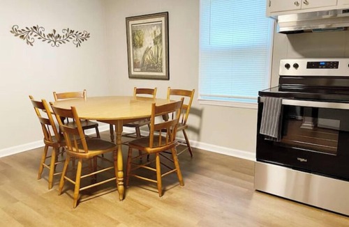Decatur House | Kestrel Wood—Cheerful and comfortable 3-bedroom