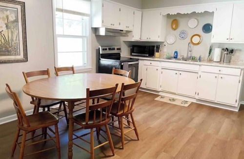 Decatur House | Kestrel Wood—Cheerful and comfortable 3-bedroom