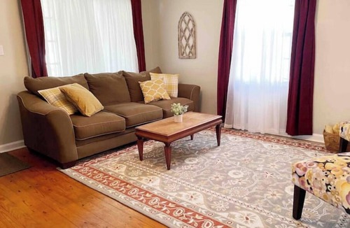 Decatur House | Kestrel Wood—Cheerful and comfortable 3-bedroom