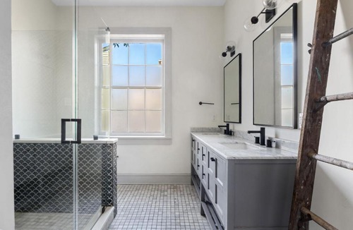 Historic District - North House | King Suite 2nd FloorHotel Boutique