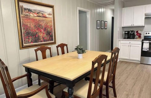 Decatur House | Kingfisher Cottage; Quiet & Comfortable 3 Bedroom