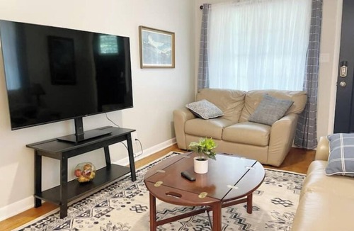 Decatur House | Kingfisher Cottage; Quiet & Comfortable 3 Bedroom