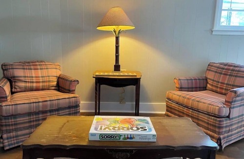 Decatur House | Kingfisher Cottage; Quiet & Comfortable 3 Bedroom