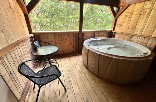 Union Mills Cabin | Kiss N Tell -Hot Tub, Fireplace,Hiking,View,Near Asheville ,WiFi