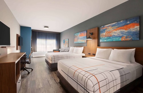 Brunswick Hotel | La Quinta Inn & Suites by Wyndham Brunswick/Golden Isles