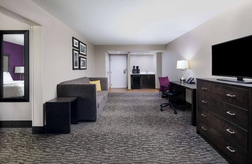 Town Center Hotel | La Quinta Inn & Suites by Wyndham Kennesaw