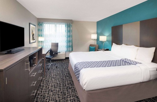 East Point Hotel | La Quinta Inn & Suites by Wyndham Atlanta Airport North