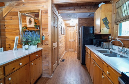 Warm Springs Cabin | Labor Day at Blackberry Patch - Close to Callaway Gardens!