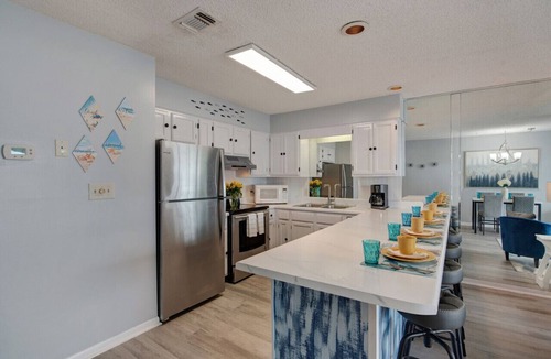Laguna Beach Condo | Laguna Beach Gulf Front Condo with Stunning Views